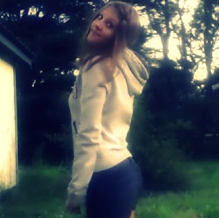 Rachel Spence Photo 19