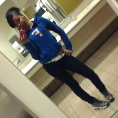 Alicia Warren Photo 37