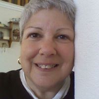 Linda Fernandez Photo 40
