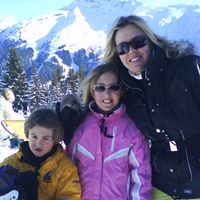 Catherine Hand Photo 26