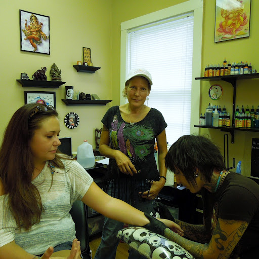 Donna Warren Photo 22