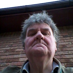 Malcolm Robertson Photo 32