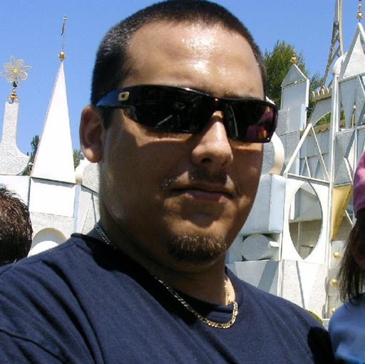 Roland Ruiz Photo 15