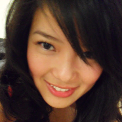 Julie Tran Photo 34