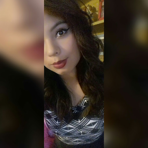 Lizbeth Robles Photo 4
