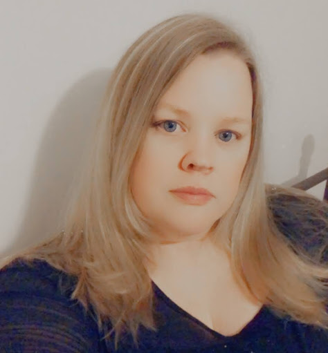 Stephanie Kemp Photo 14