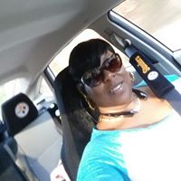 Sharon Tyler Photo 2