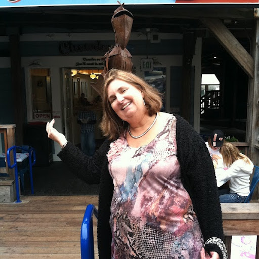 Linda Simons Photo 8