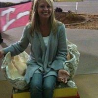 Jennifer Dickinson Photo 16