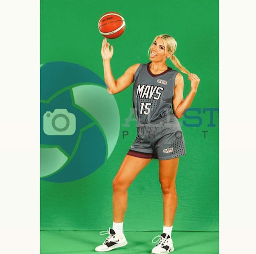 Stephanie Ratliff Photo 34