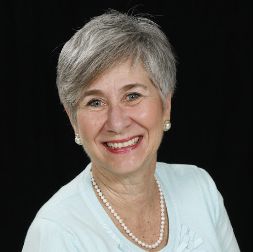 Evelyn Riley Photo 13