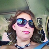 Nichole Robertson Photo 12