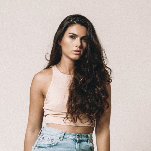 Lisa Michels Photo 24