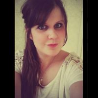 Laura Hedges Photo 24