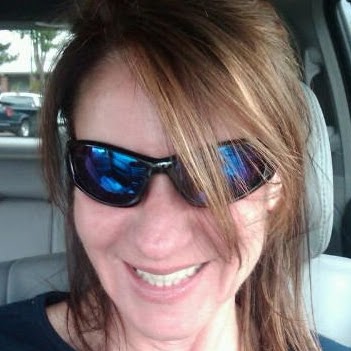 Maggie Robbins Photo 12