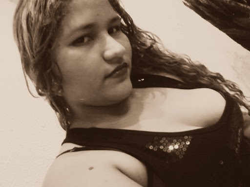 Patricia Mello Photo 39