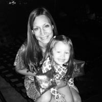 Laura Richardson Photo 18