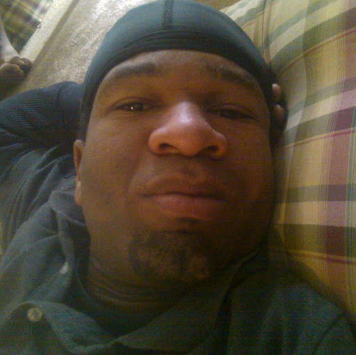 Emmanuel Robinson Photo 8