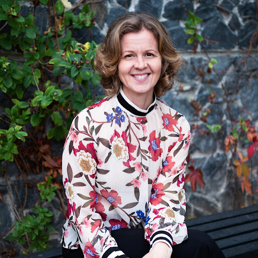 Emma O'Brien Photo 9