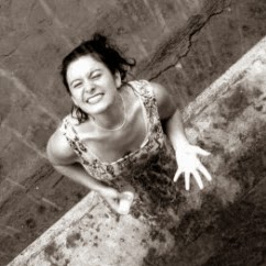 Sarah Floyd Photo 28