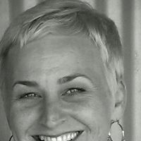Kristin Howell Photo 34