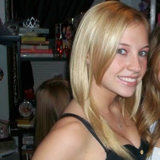 Laurie Carlson Photo 42
