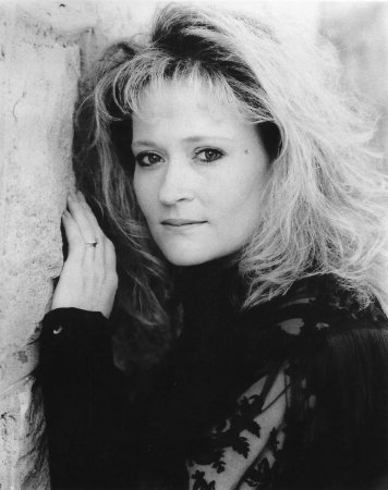 Amy Hamilton Photo 5