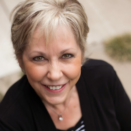 Linda Brooks Photo 39