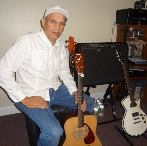 Felix Guzman Photo 22