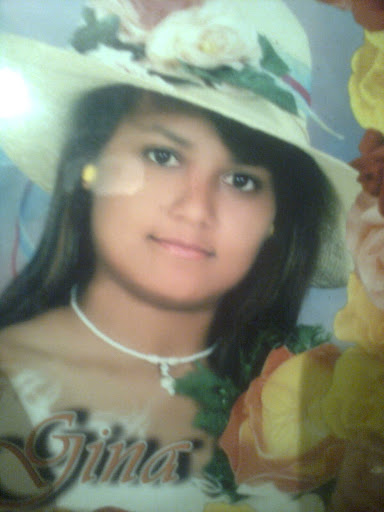 Gina Castillo Photo 6