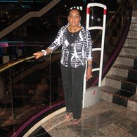 Geneva Summers Photo 12