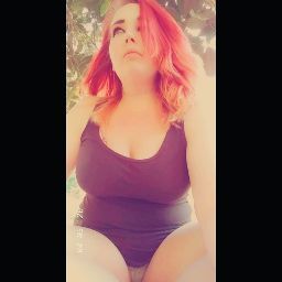 Elizabeth Larson Photo 17