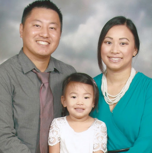 Elizabeth Vang Photo 12