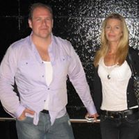 Esther Levy Photo 24