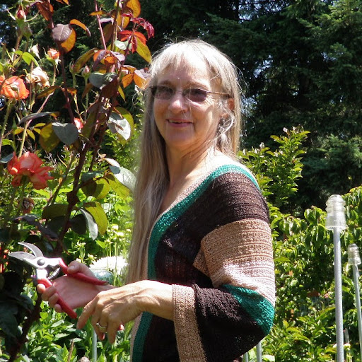 Linda Flanagan Photo 18
