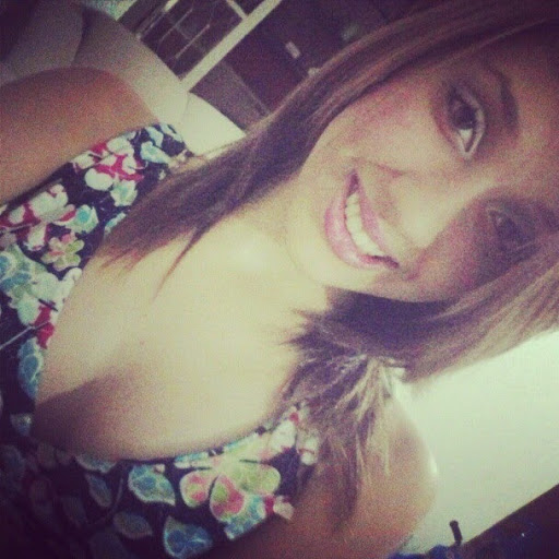 Julia Rangel Photo 5