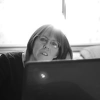 Julie Benner Photo 17