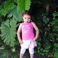 Stephanie Benitez Photo 24