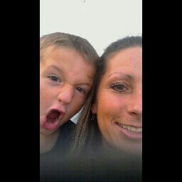 Samantha Peck Photo 9