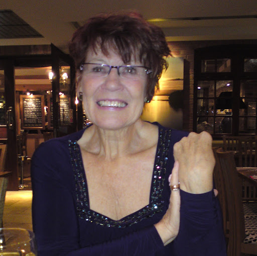 Martha Reynolds Photo 14