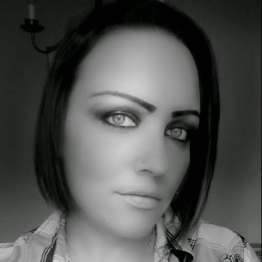 Shelly Roberts Photo 15