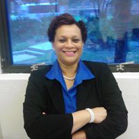 Pauline Evans Photo 14