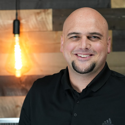 Erik Anderson Photo 32