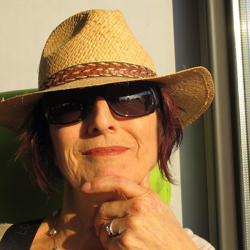 Christine Ritter Photo 40