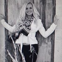 Caitlin Ross Photo 35