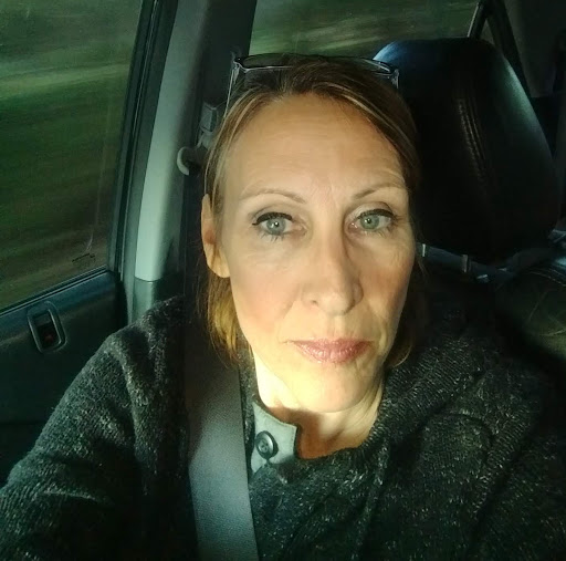 Angela Lutz Photo 23