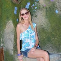 Caroline Snyder Photo 17