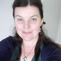 Melanie Hart Photo 37