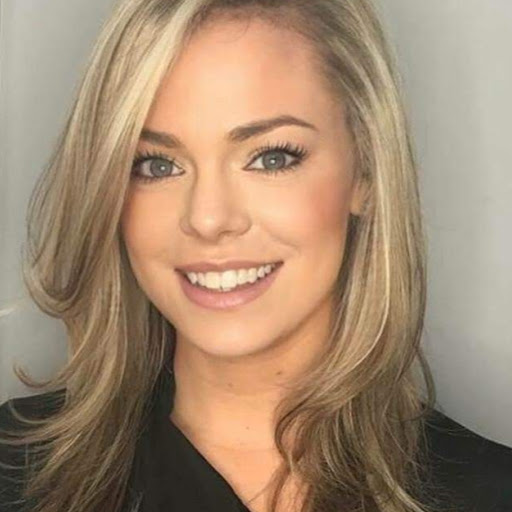 Carrie Miller Photo 10