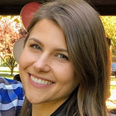 Elizabeth Moyer Photo 11